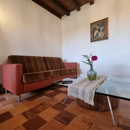 L'histoire Du Nyaraló